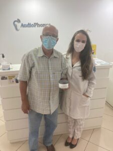 O Sr. Eser veio para sua revisão anual e já providenciou a troca do refil de seu desumidificador!  O desumidificador é importante para evitar a oxidação dos aparelhos devido ao excesso de umidade natural do ambiente e do nosso corpo!  Estar com o desumidificador em dia é PRIMORDIAL para maior vida útil dos aparelhos!